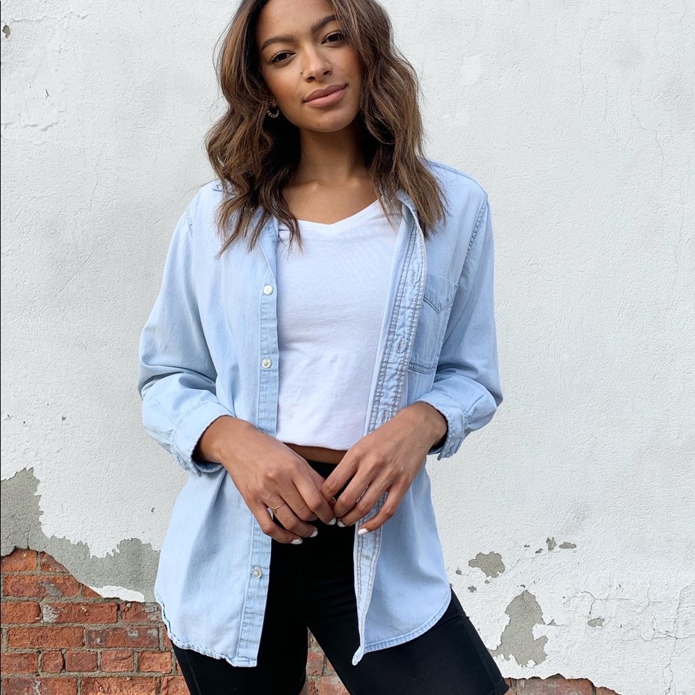 DENIM BUTTON UP
